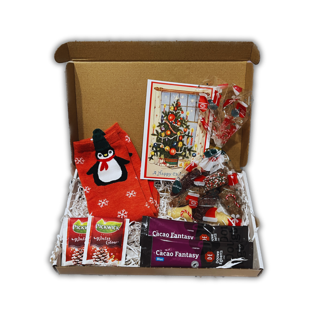 kerstpakket brievenbusdoos brievenbuscadeau brievenbus cadeau kado kerstsokken kerstman kerstkaarten kerstkaart kerstboom sneeuwpop rendier dansen verlichting chocolademelk zakje theezakje winter thee lipton luxe bonbons chocolade chocola chocolaatjes kerst 2022 feestdagen kerstperiode feestperiode zakelijk cadeau personeelscadeau partner goedkoop