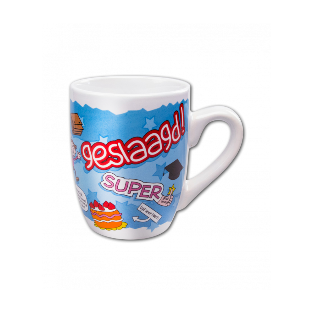 🎓 Gefeliciteerd, studenten! Je hebt jarenlang hard gewerkt, toegewijd en de hele nacht door koffie en Red Bull gedronken om dat diploma te behalen. Nu is het tijd om met een vleugje humor te proosten op je prestaties, en onze "te gek! Geslaagd" is precies de grappige mok die je aan je vrienden kunt geven als cadeautje.