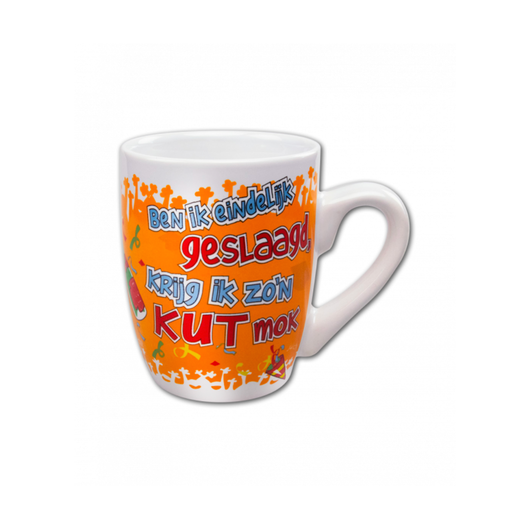 🎓 Gefeliciteerd, studenten! Je hebt jarenlang hard gewerkt, toegewijd en de hele nacht door koffie en Red Bull gedronken om dat diploma te behalen. Nu is het tijd om met een vleugje humor te proosten op je prestaties, en onze "ben ik eindelijke geslaagd, krijg ik zo'n kut mok!" is precies de grappige mok die je aan je vrienden kunt geven als cadeautje.