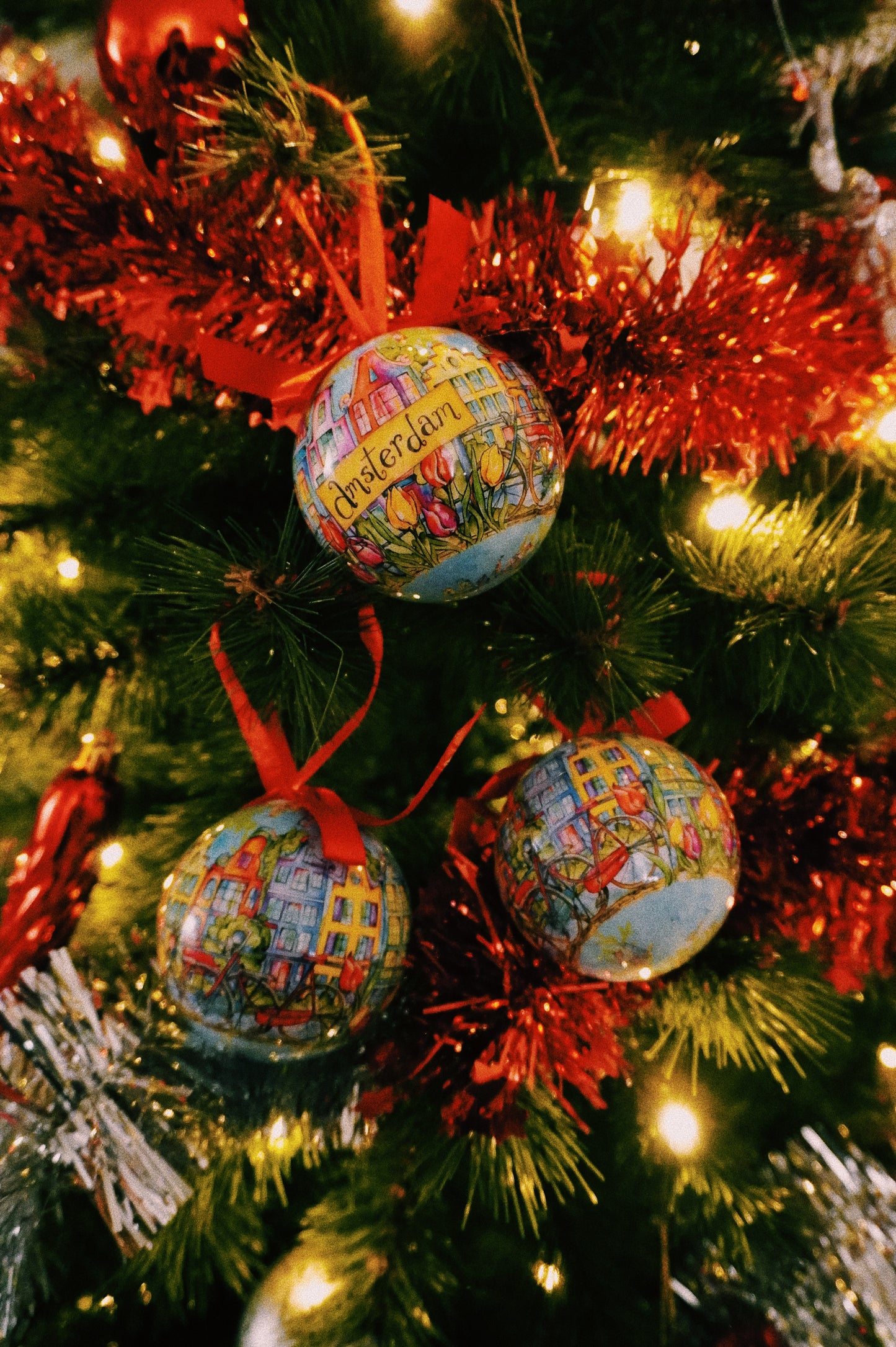 holland amsterdam kerstballen kerst ornamenten kerstversiering kerstmis koker 3 stuks voordeelverpakking amsterdamse grachten hollandse landschappen fietsen grachtjes historisch hoofdstad nederland souvenir kerstboom goedkoop tulpen