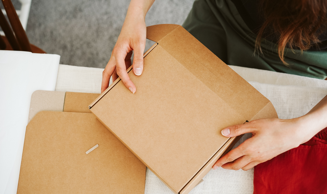 Een kijkje achter de schermen: hoe worden jullie online bestellingen klaargemaakt voor verzending? Winsa Souvenirs and Gifts Dordrecht
