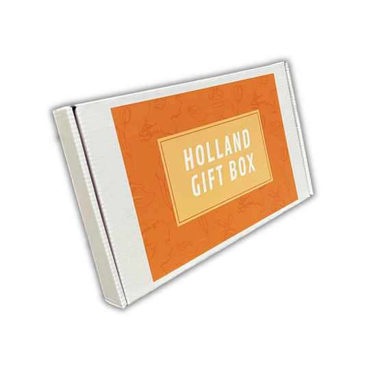 Op zoek naar een goed cadeau idee voor de Holland liefhebber? Deze giftbox is perfect! Dit is een cadeau voor elke gelegenheid! Verjaardag, Kerst, Sinterklaas of gewoon leuk om te geven. In deze box vind je magneten, een sleutelhanger, ansichtkaartje, klompjes en klein portemonneetje!